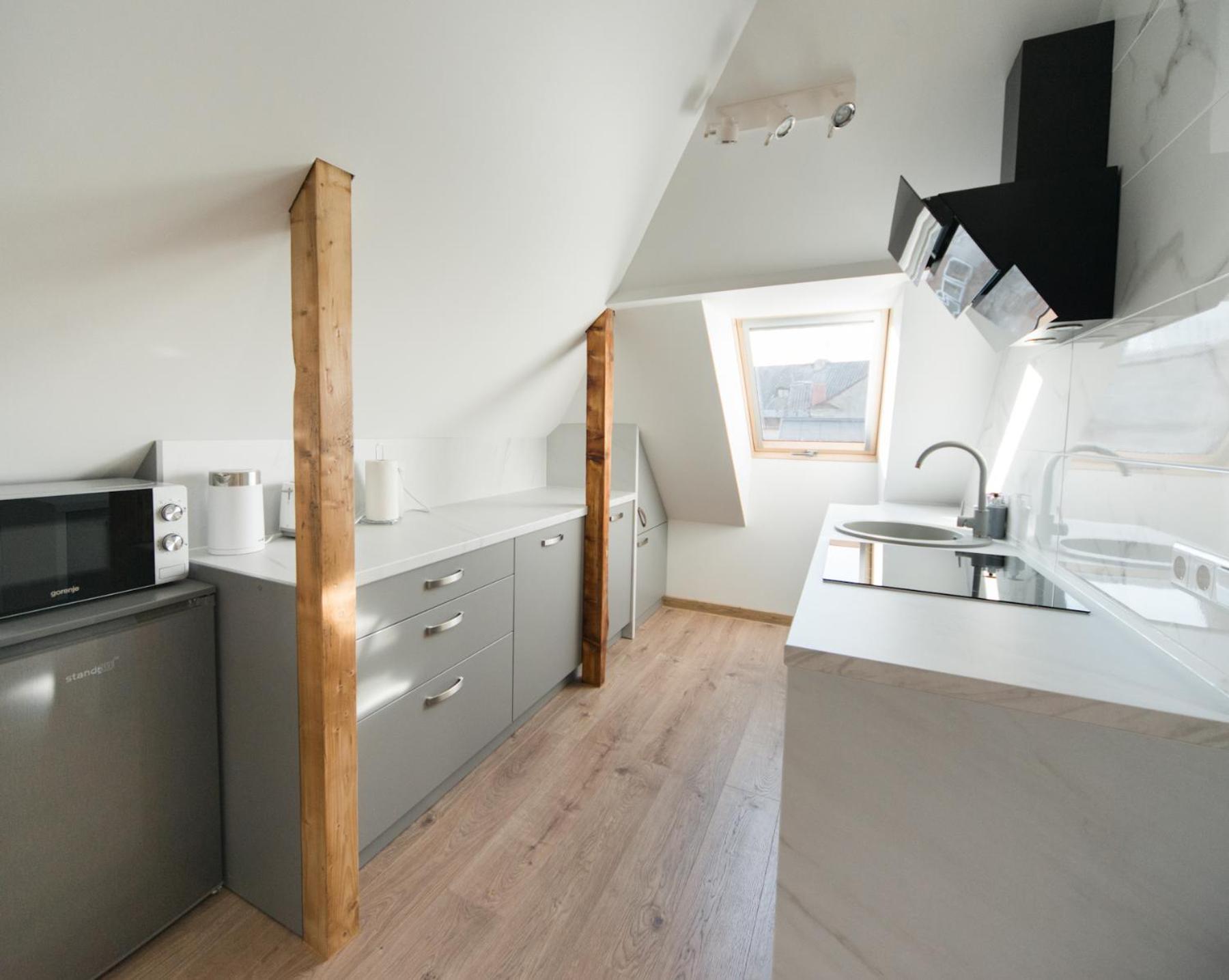 Petro Delux Apartments Каунас Екстериор снимка