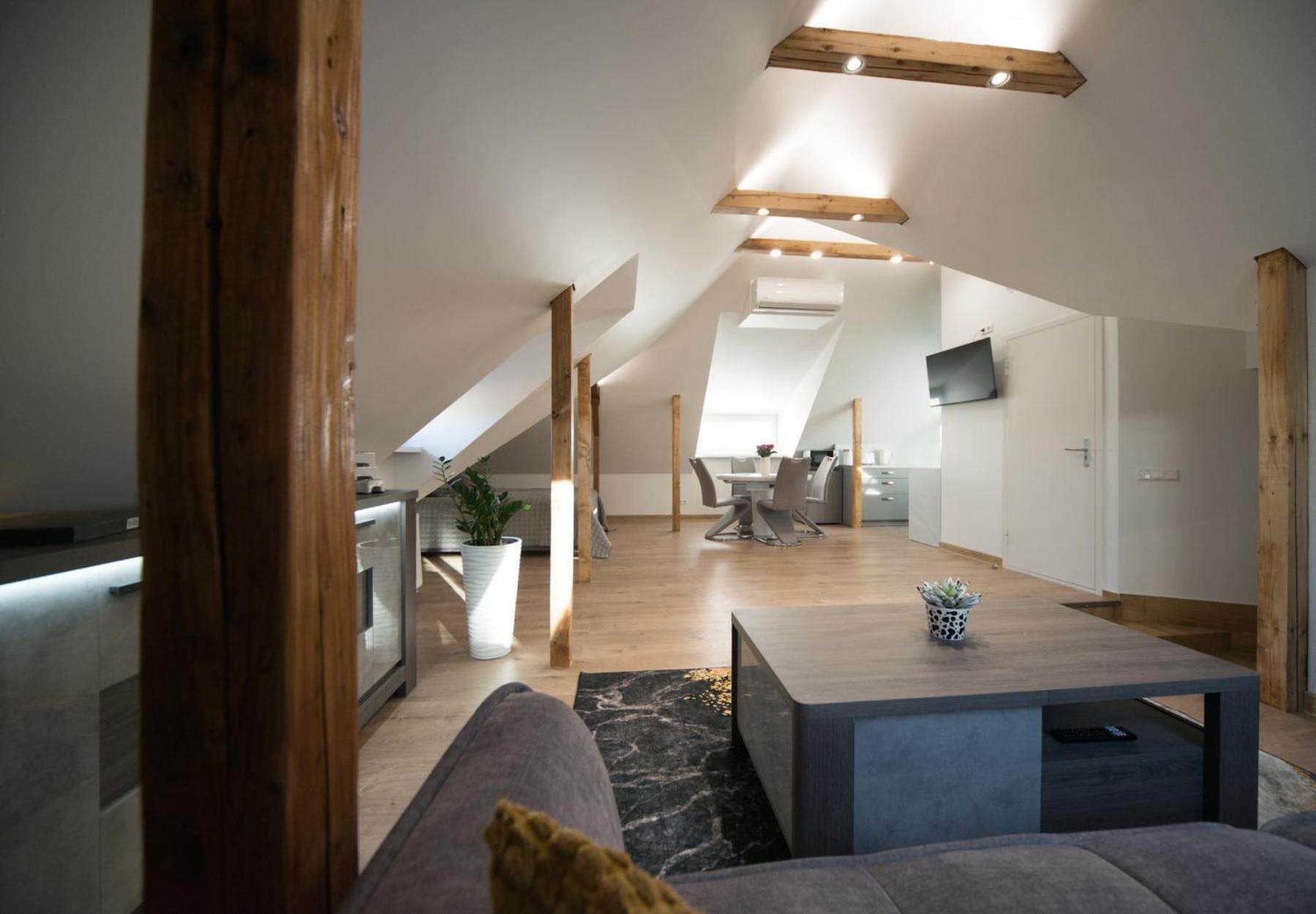 Petro Delux Apartments Каунас Екстериор снимка