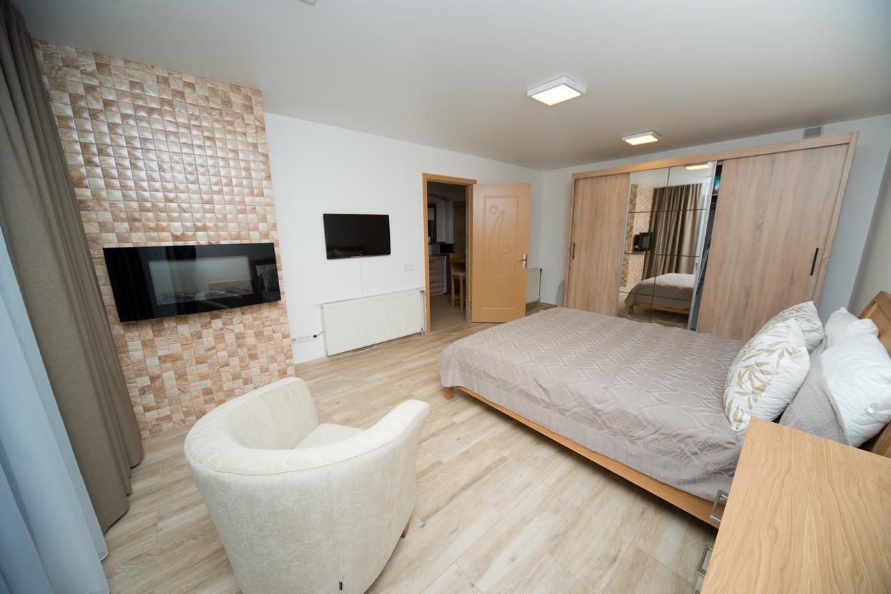 Petro Delux Apartments Каунас Екстериор снимка