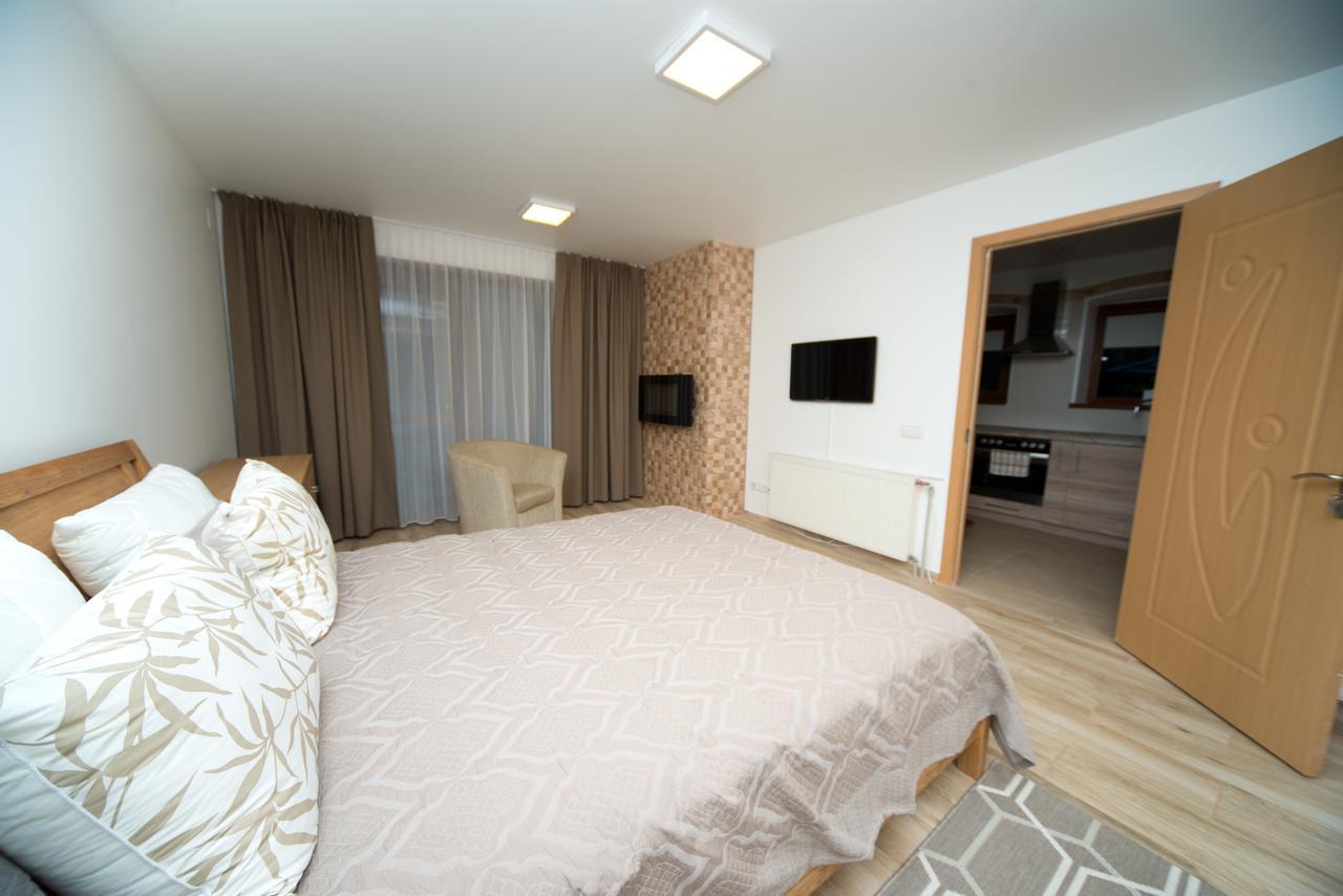 Petro Delux Apartments Каунас Екстериор снимка