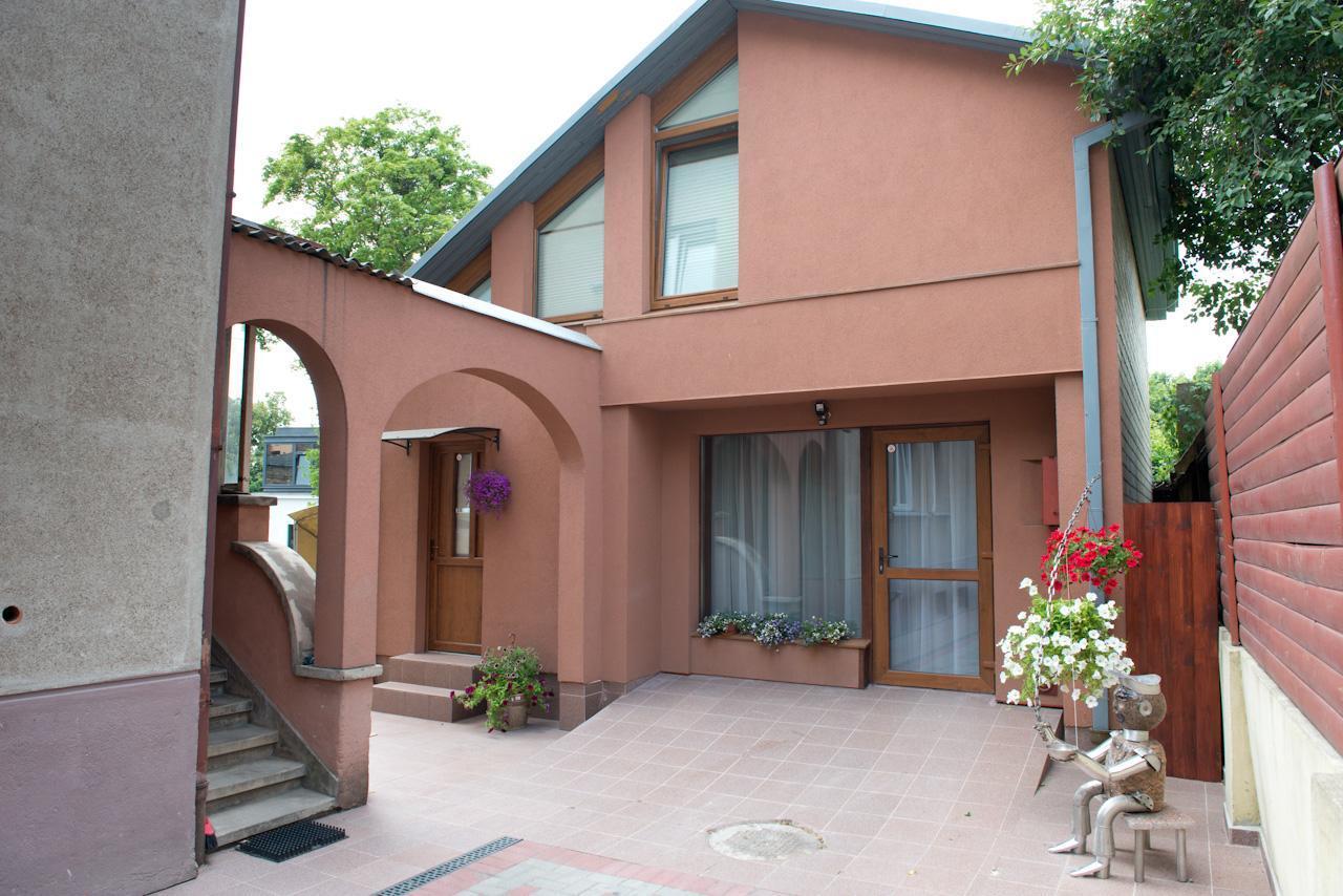 Petro Delux Apartments Каунас Екстериор снимка